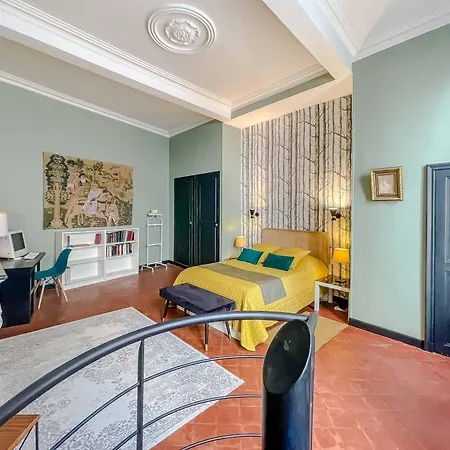 RétroMirabeau Le Jacobin - 75m2 - TERRASSE EXTERIEURE PATIO- 2 à 4 pers - CALME - COURS MIRABEAU HALLES GARE - EMPLACEMENT TOP - Chèques Vacances CONNECT Narbona