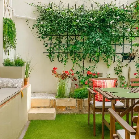 RétroMirabeau Le Jacobin - 75m2 - TERRASSE EXTERIEURE PATIO- 2 à 4 pers - CALME - COURS MIRABEAU HALLES GARE - EMPLACEMENT TOP - Chèques Vacances CONNECT Narbona